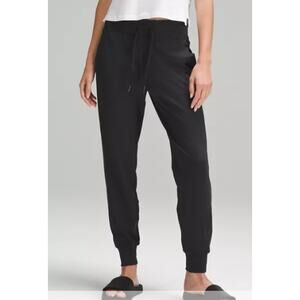 Lululemon ready to rulu high-rise Jogger size 6 full length Black